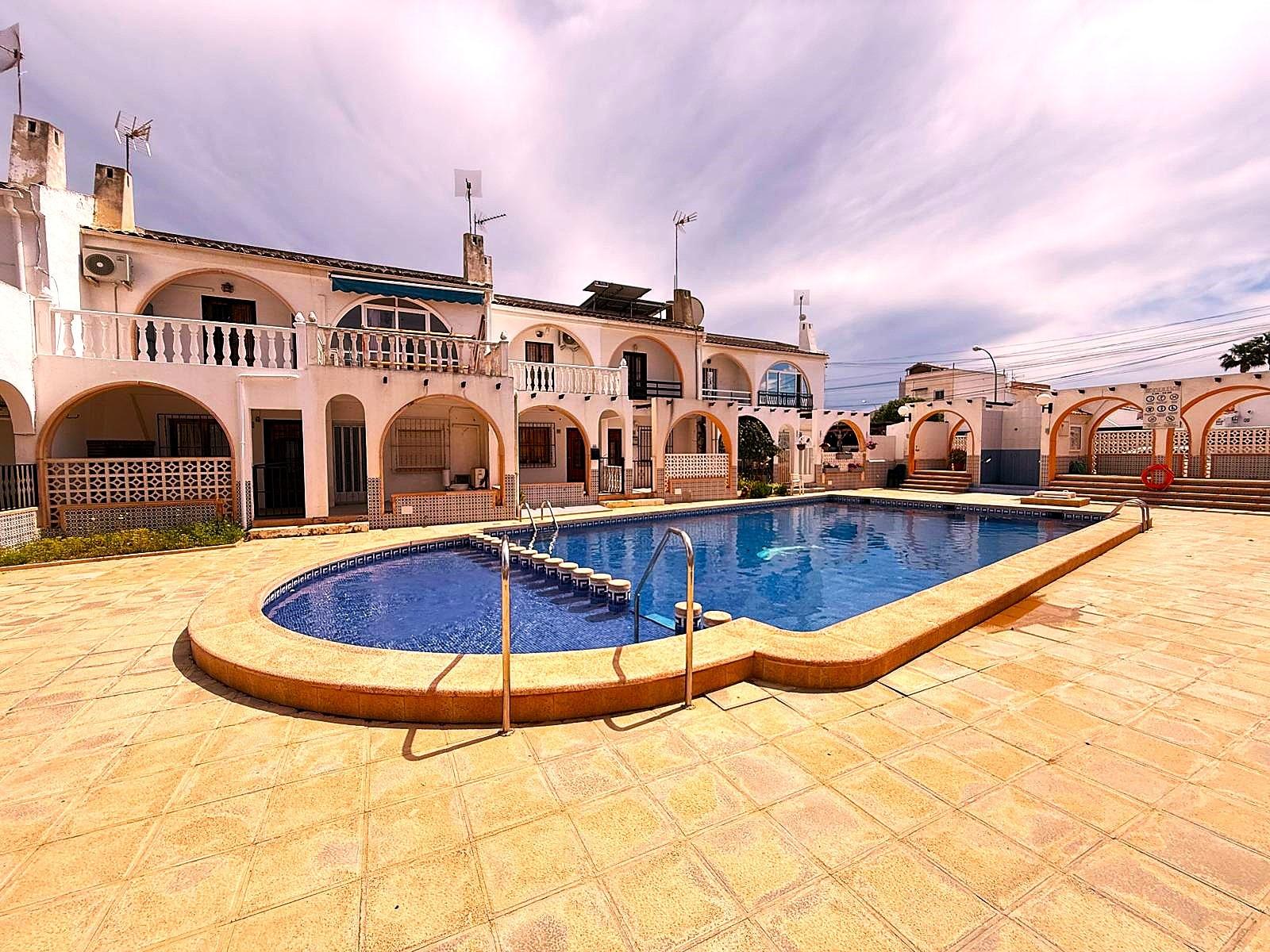 2 Bed, 1 Bath, HouseFor Sale, Torrevieja, Alicante