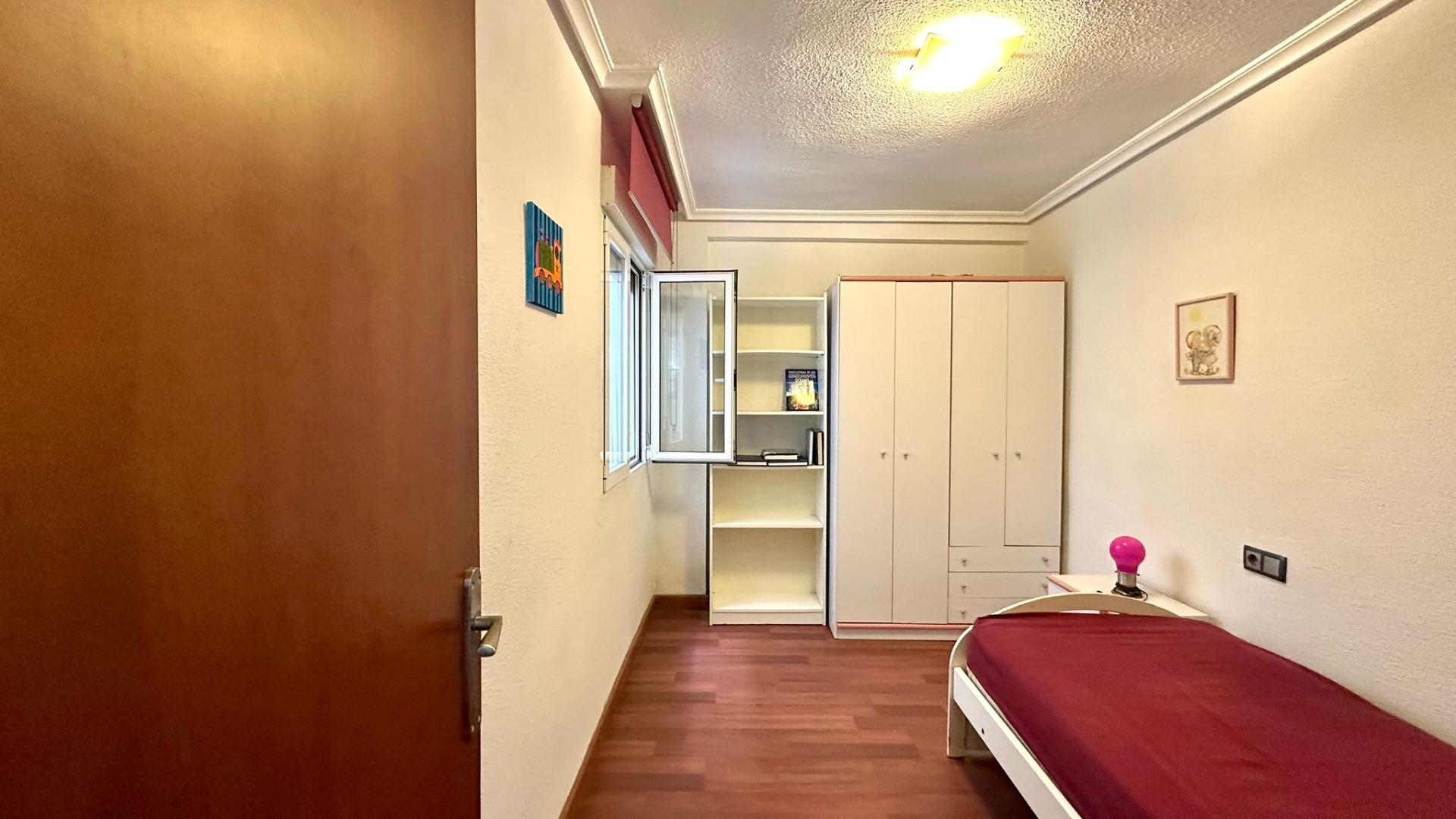 3 Bed, 1 Bath, ApartmentFor Sale, Torrevieja, Alicante