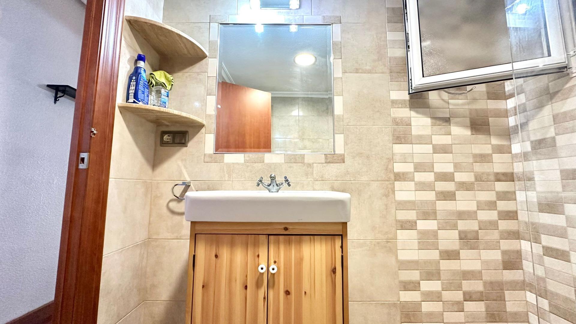 3 Bed, 1 Bath, ApartmentFor Sale, Torrevieja, Alicante