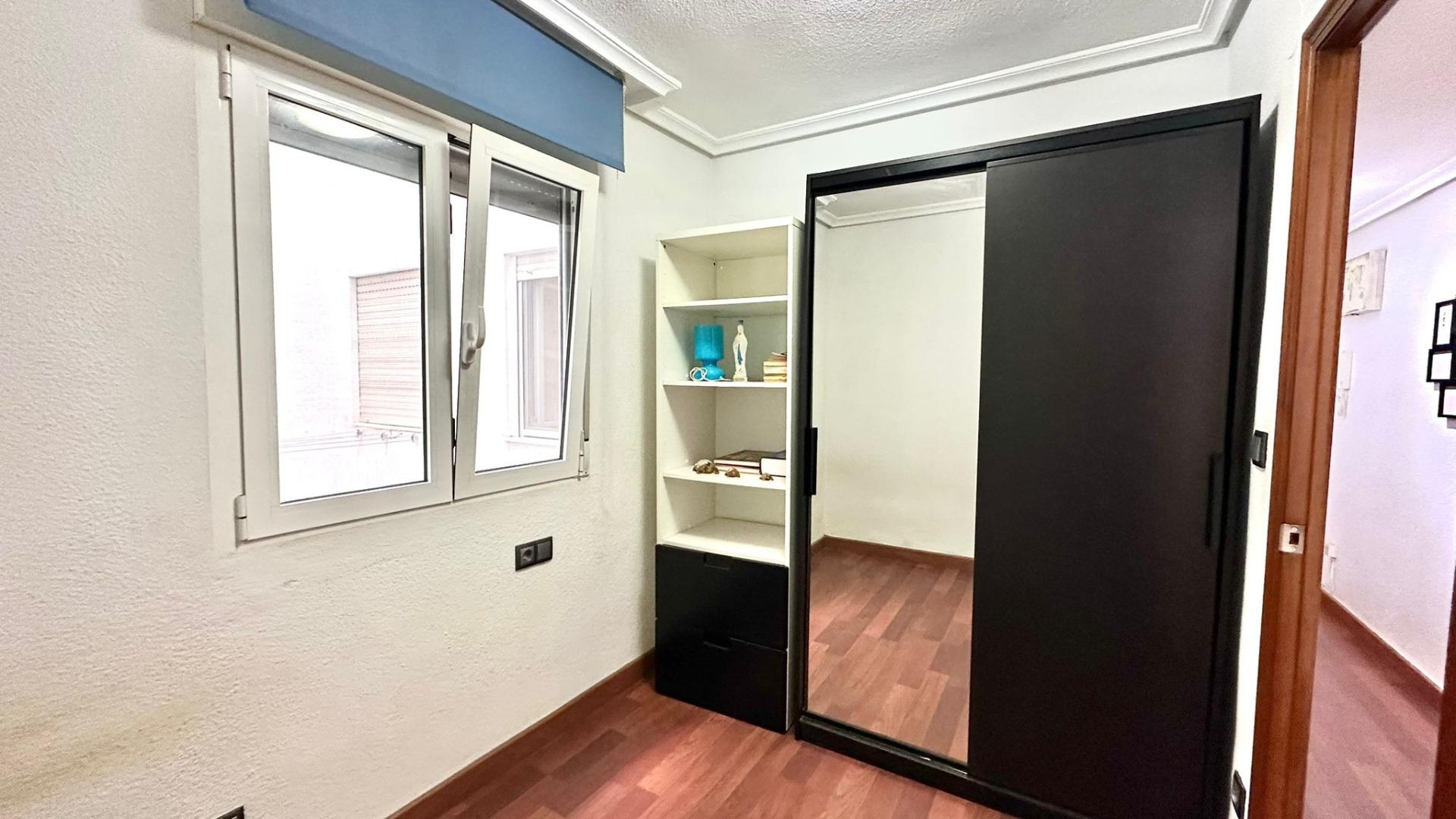 3 Bed, 1 Bath, ApartmentFor Sale, Torrevieja, Alicante