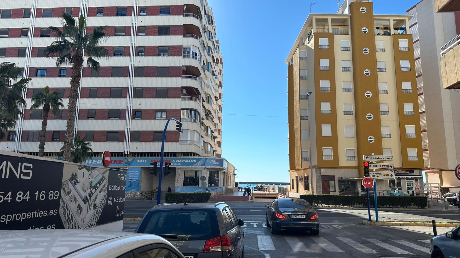 3 Bed, 1 Bath, ApartmentFor Sale, Torrevieja, Alicante