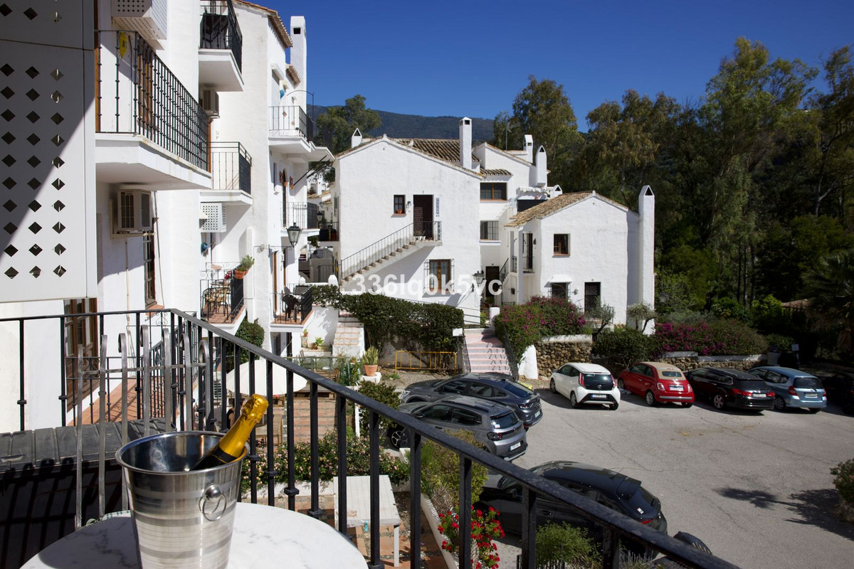 1 Bed, 1 Bath, ApartmentFor Sale, Benahavis, Malaga