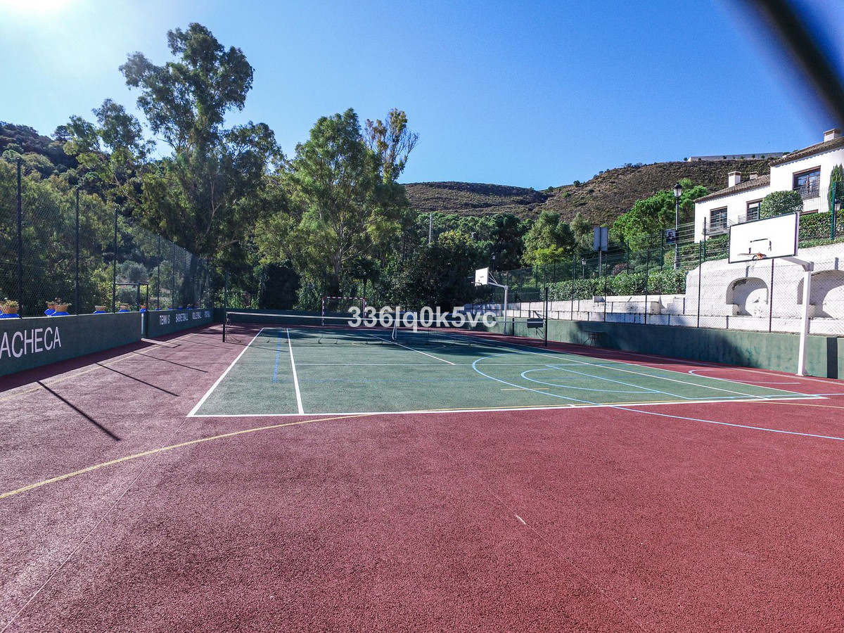 1 Bed, 1 Bath, ApartmentFor Sale, Benahavis, Malaga