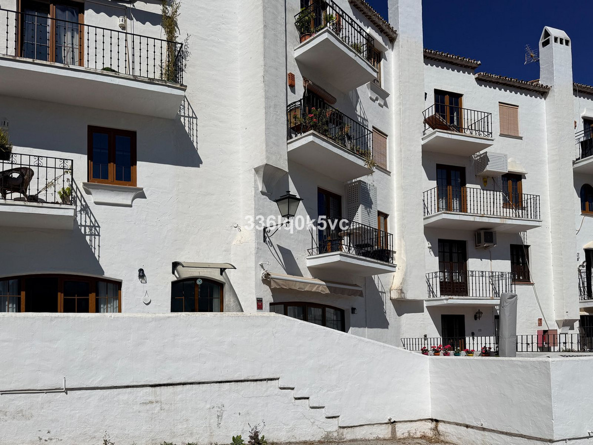 1 Bed, 1 Bath, ApartmentFor Sale, Benahavis, Malaga