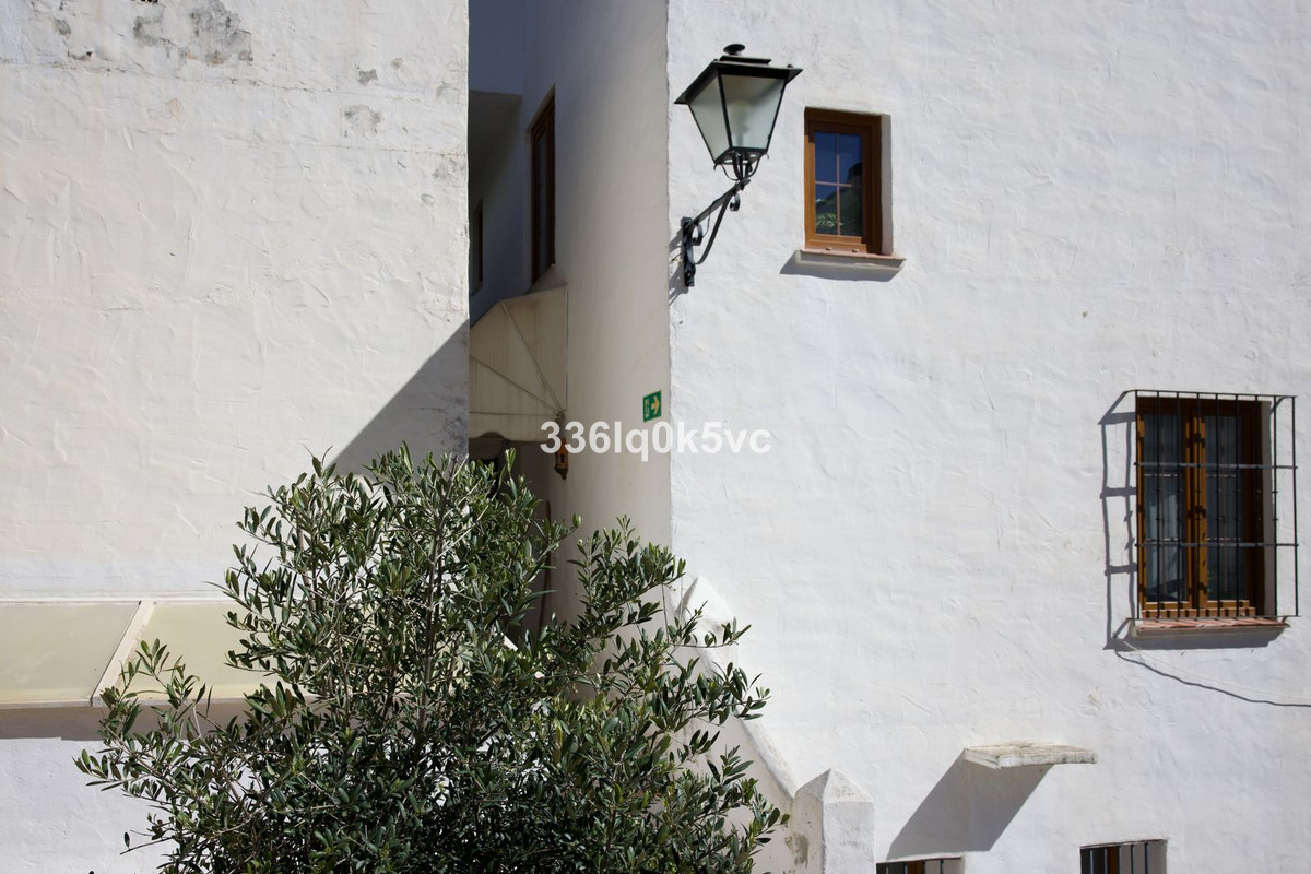 1 Bed, 1 Bath, ApartmentFor Sale, Benahavis, Malaga