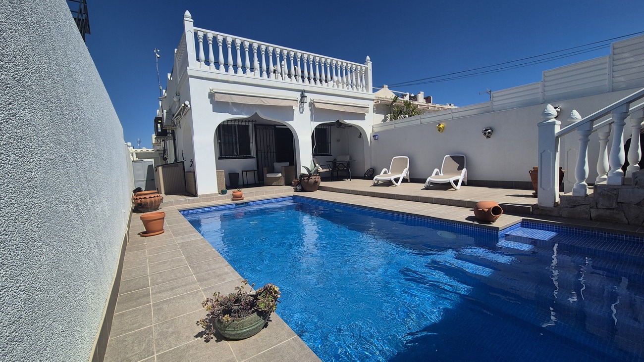 2 Bed, 1 Bath, HouseFor Sale, Villamartin, Alicante