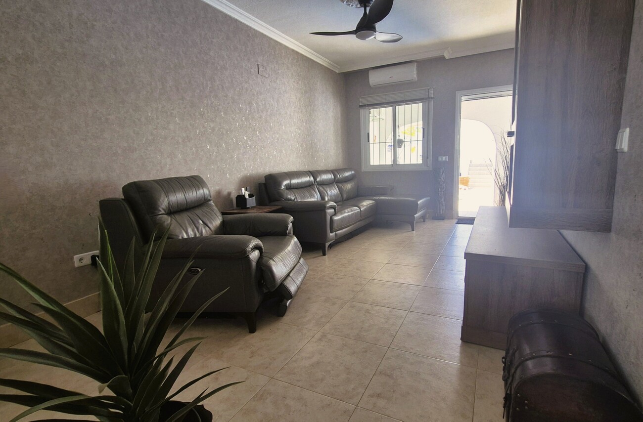 2 Bed, 1 Bath, HouseFor Sale, Villamartin, Alicante
