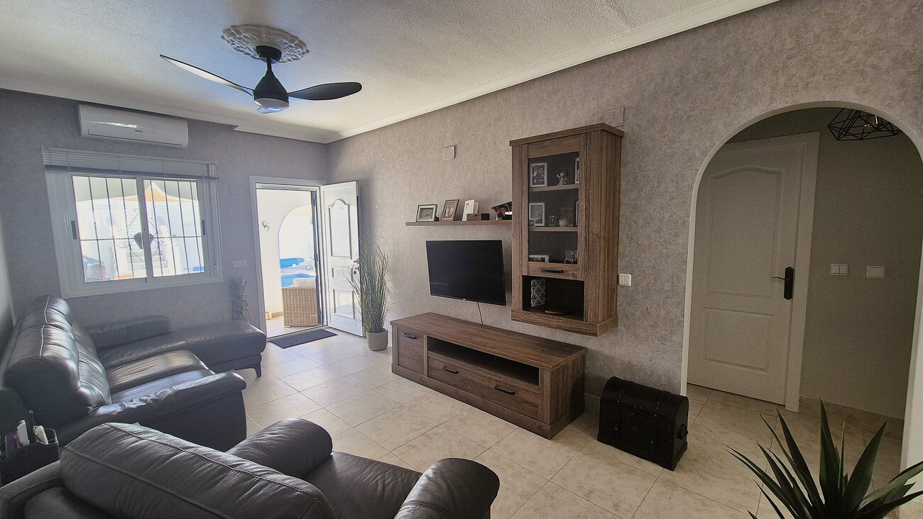 2 Bed, 1 Bath, HouseFor Sale, Villamartin, Alicante