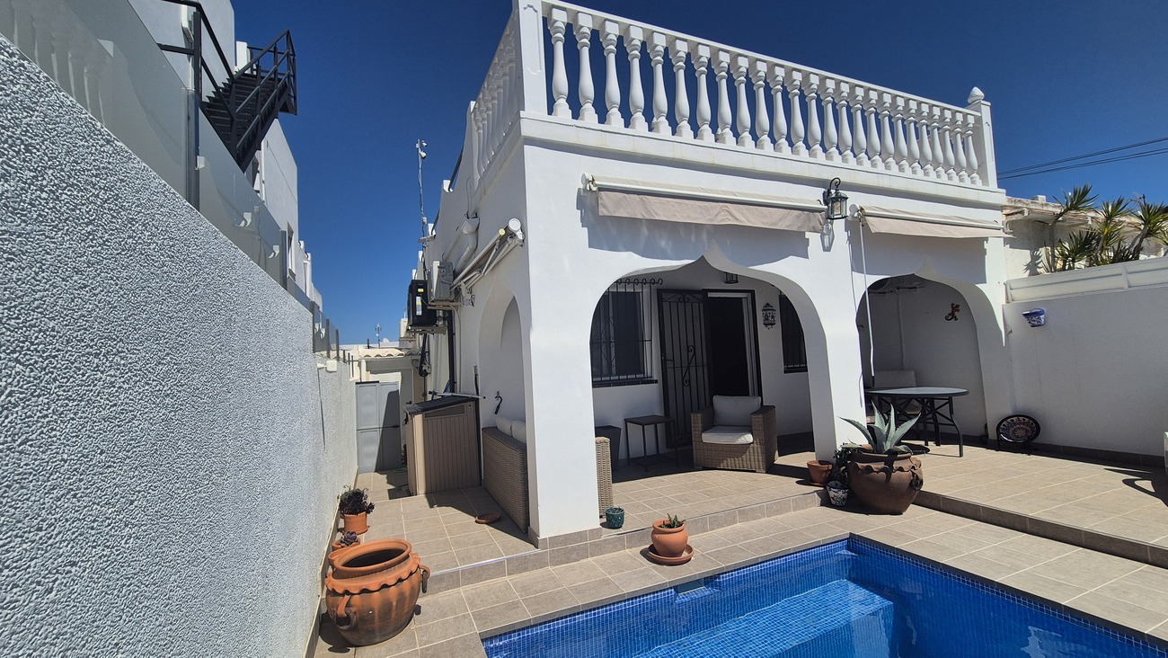 2 Bed, 1 Bath, HouseFor Sale, Villamartin, Alicante