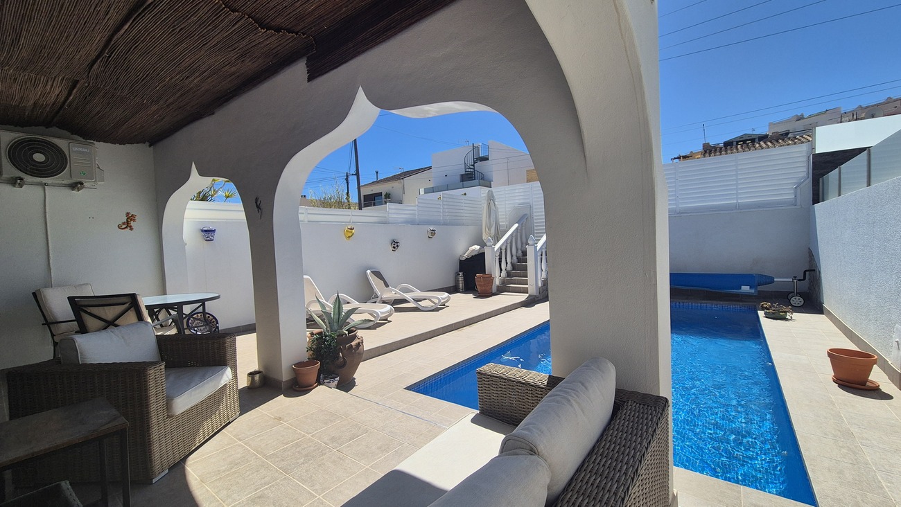 2 Bed, 1 Bath, HouseFor Sale, Villamartin, Alicante