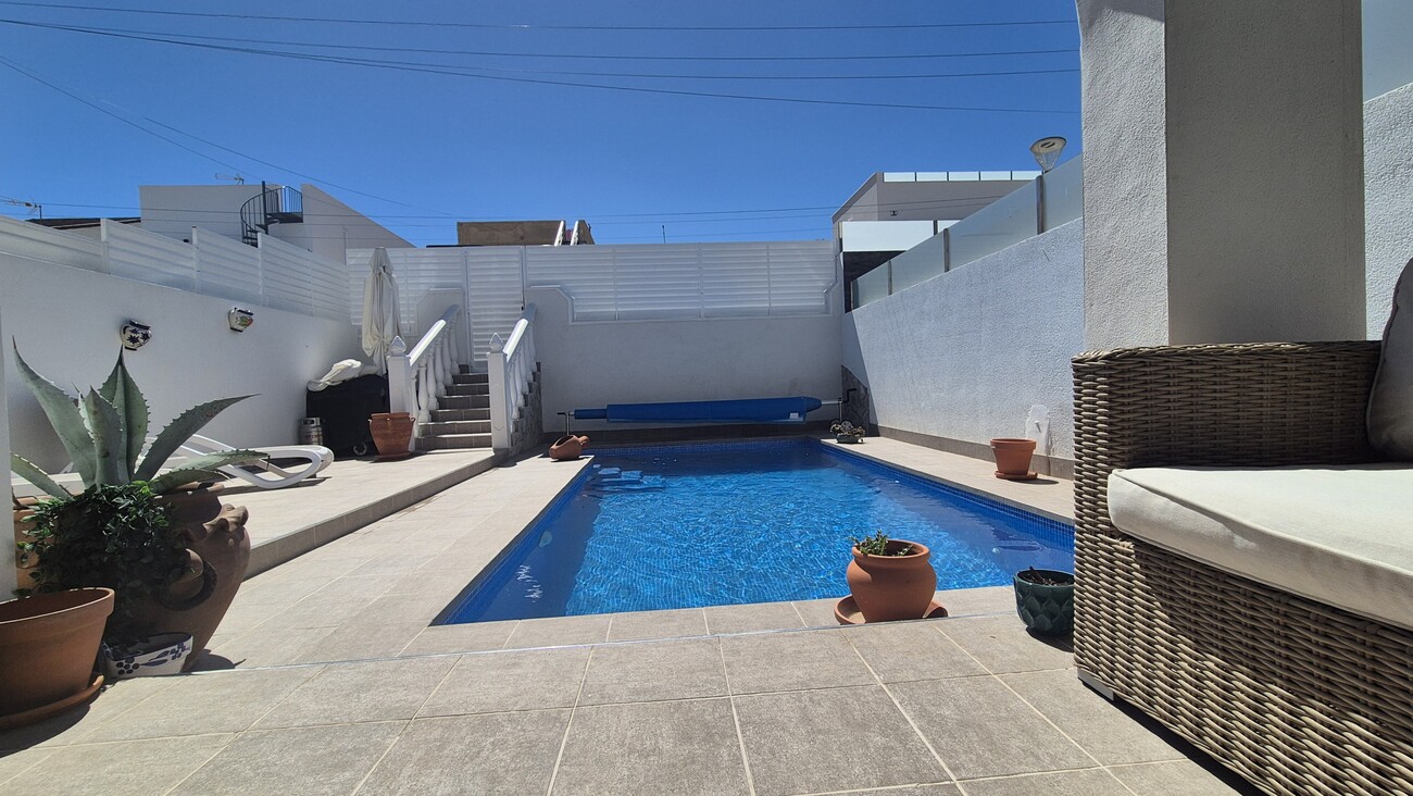 2 Bed, 1 Bath, HouseFor Sale, Villamartin, Alicante