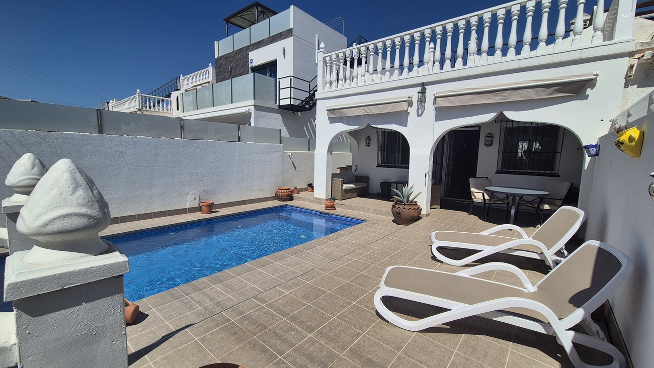 2 Bed, 1 Bath, HouseFor Sale, Villamartin, Alicante