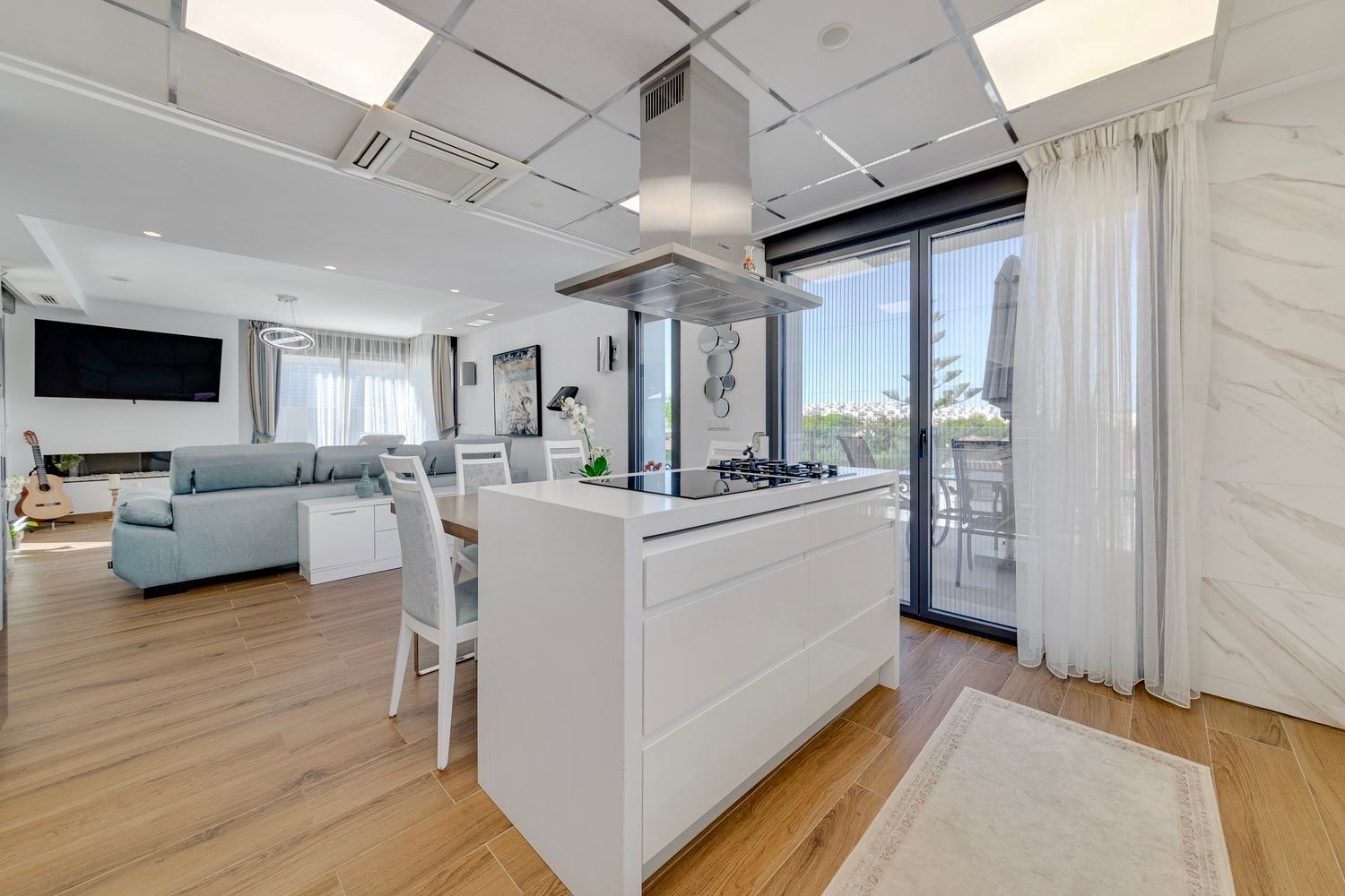 3 Bed, 4 Bath, HouseFor Sale, Torrevieja, Alicante