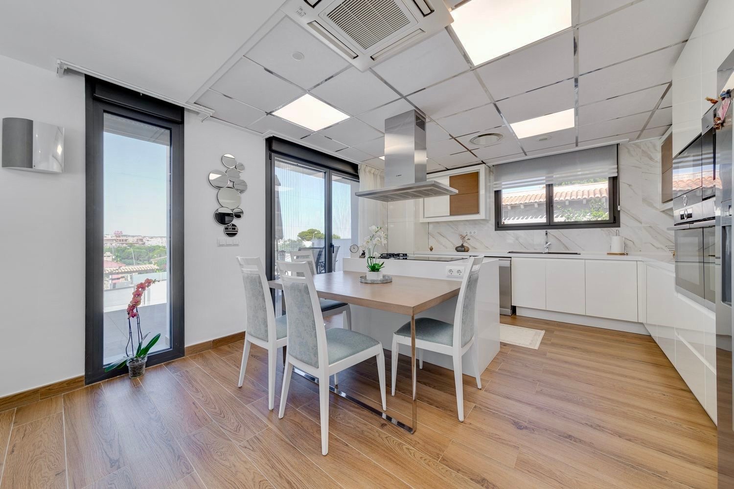 3 Bed, 4 Bath, HouseFor Sale, Torrevieja, Alicante