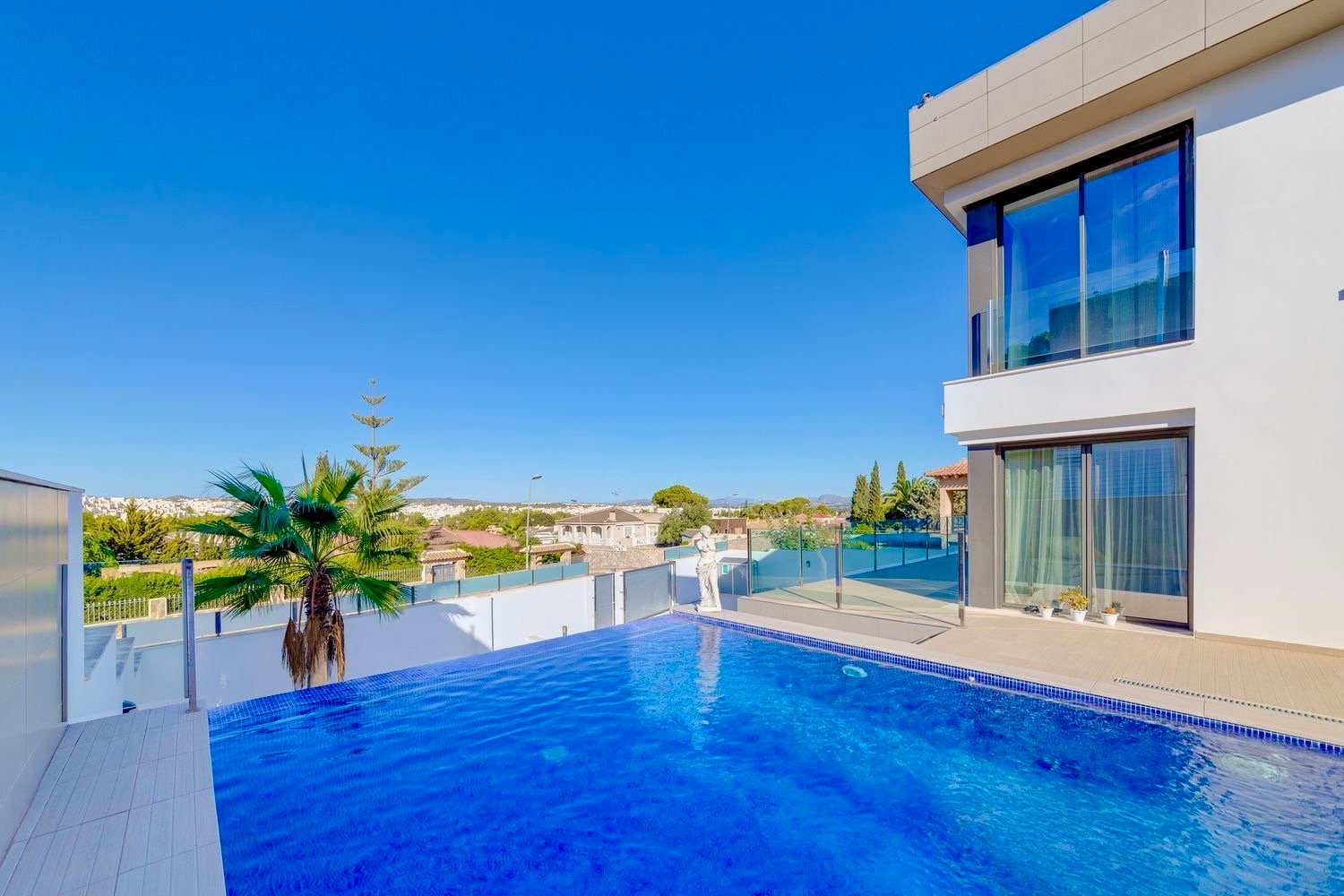 3 Bed, 4 Bath, HouseFor Sale, Torrevieja, Alicante