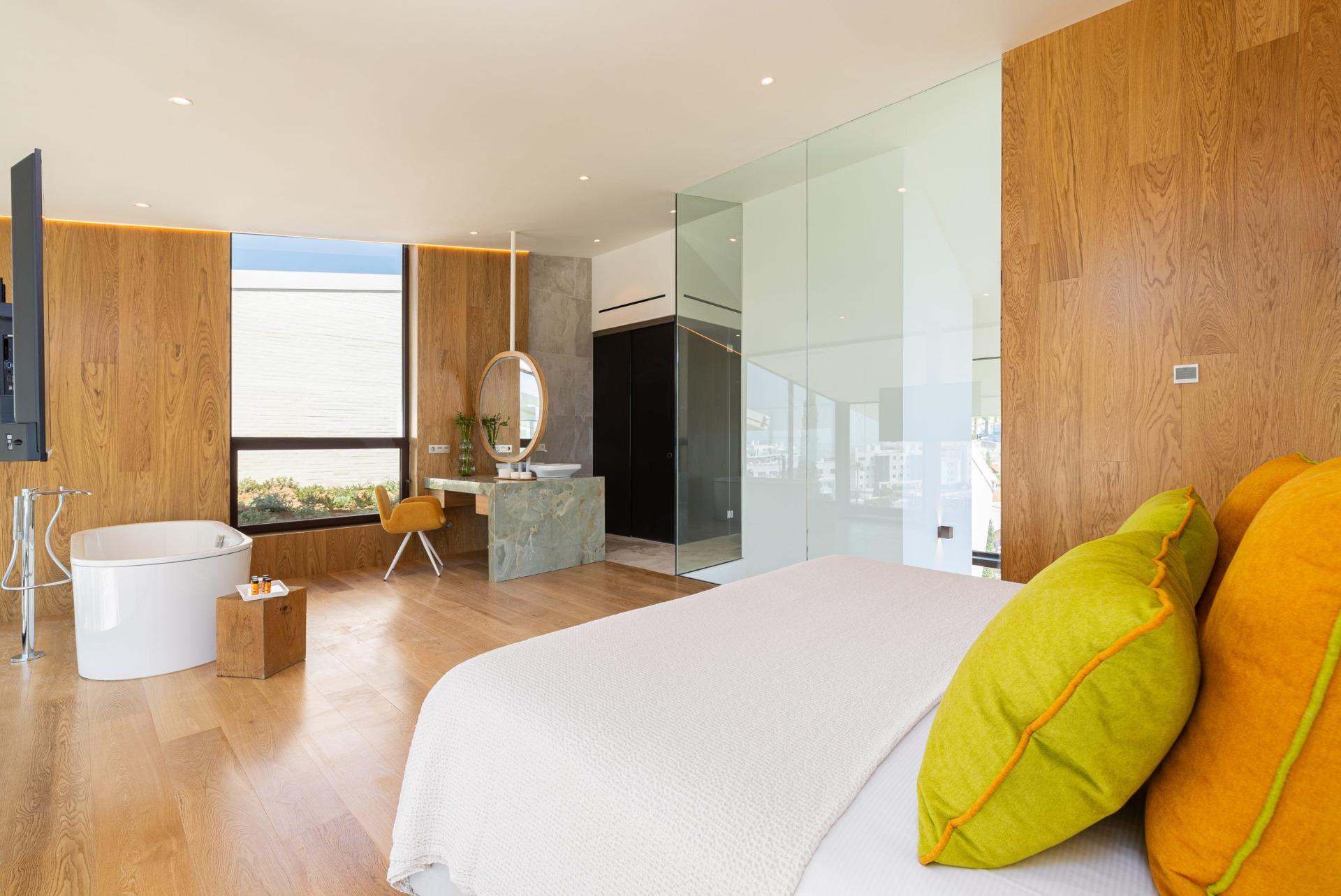 4 Bed, 3 Bath, HouseFor Sale, Fuengirola, Malaga