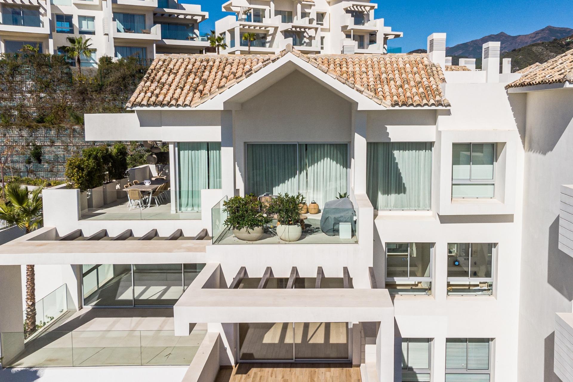 3 Bed, 3 Bath, ApartmentFor Sale, Benahavis, Malaga