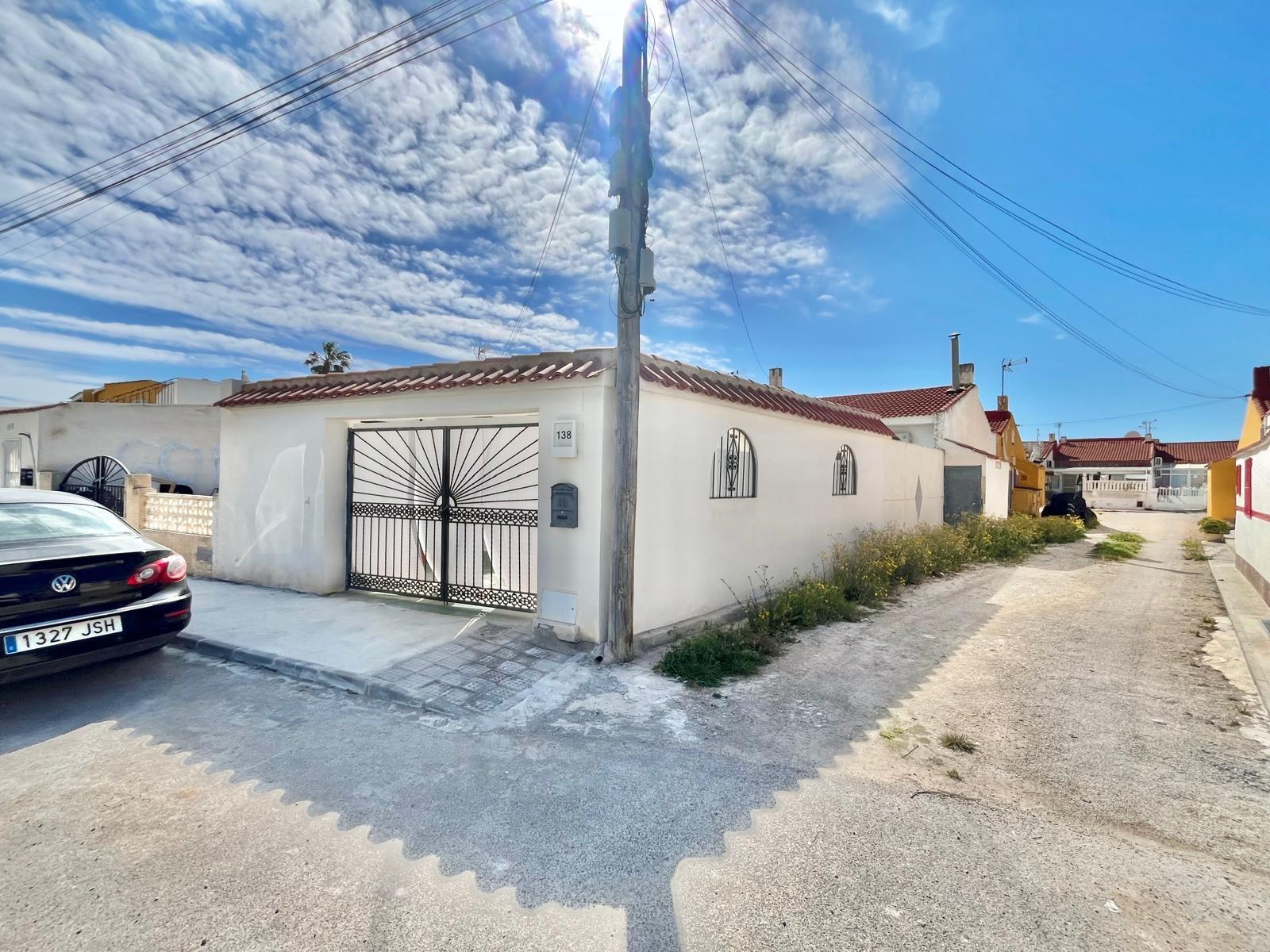 2 Bed, 1 Bath, HouseFor Sale, Torrevieja, Alicante