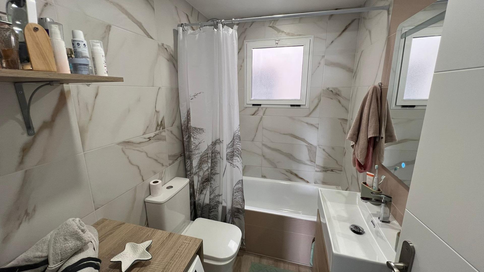 1 Bed, 1 Bath, ApartmentFor Sale, Torrevieja, Alicante