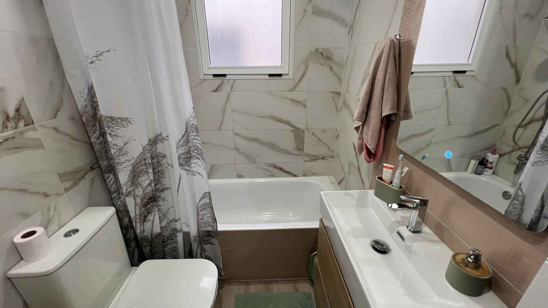 1 Bed, 1 Bath, ApartmentFor Sale, Torrevieja, Alicante