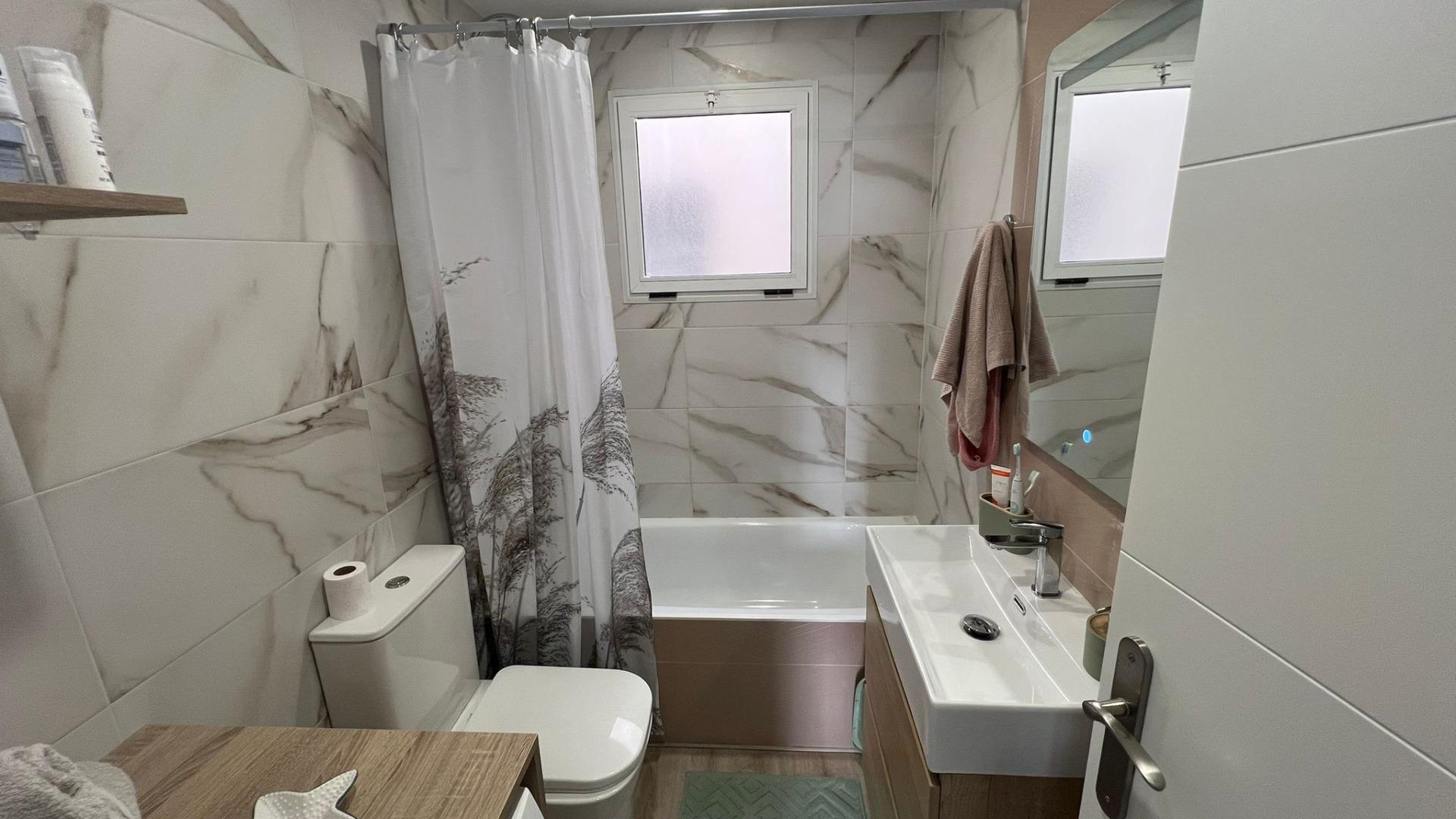 1 Bed, 1 Bath, ApartmentFor Sale, Torrevieja, Alicante