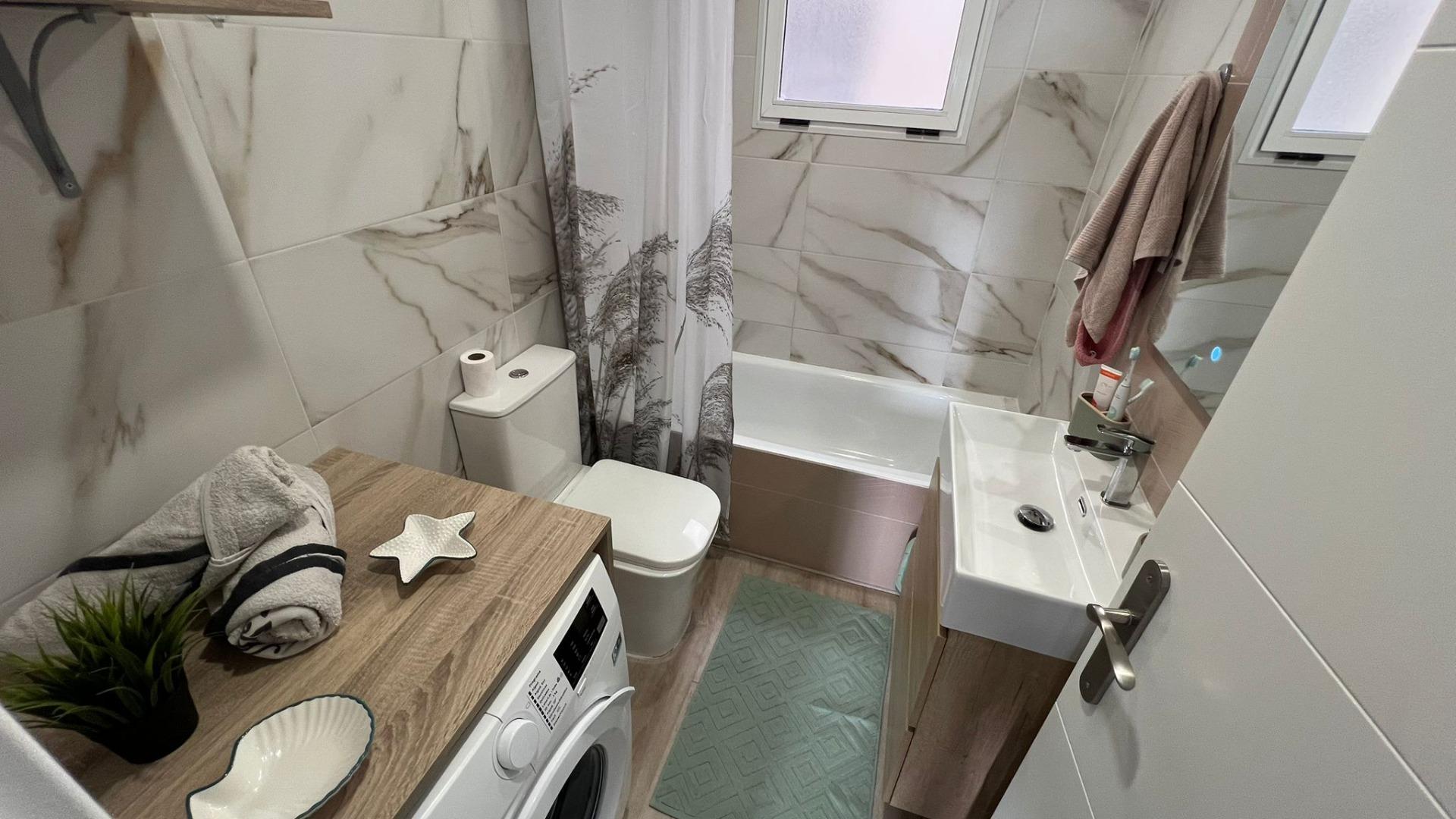 1 Bed, 1 Bath, ApartmentFor Sale, Torrevieja, Alicante