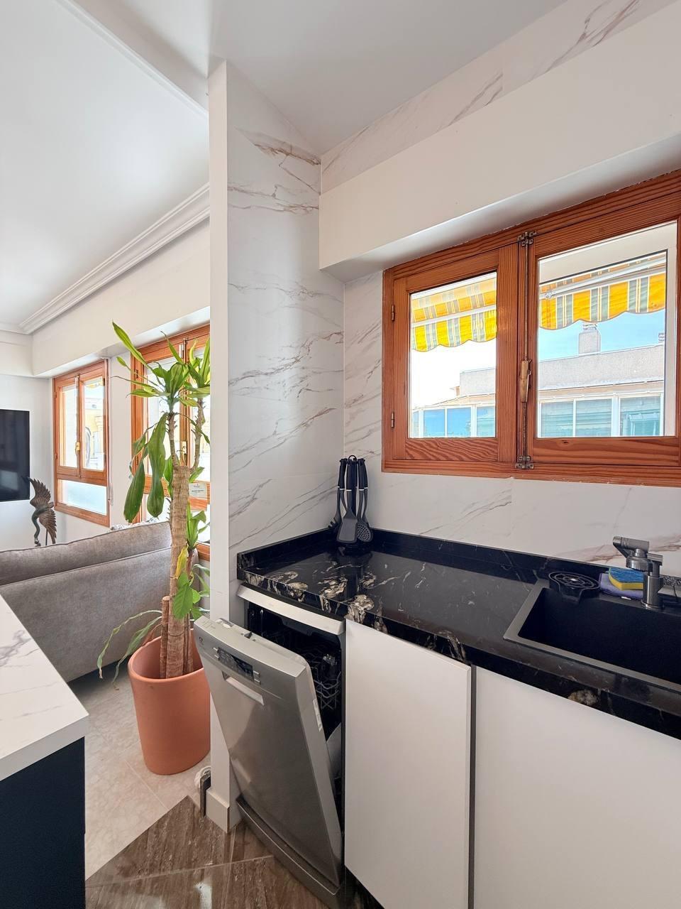 2 Bed, 1 Bath, ApartmentFor Sale, Torrevieja, Alicante