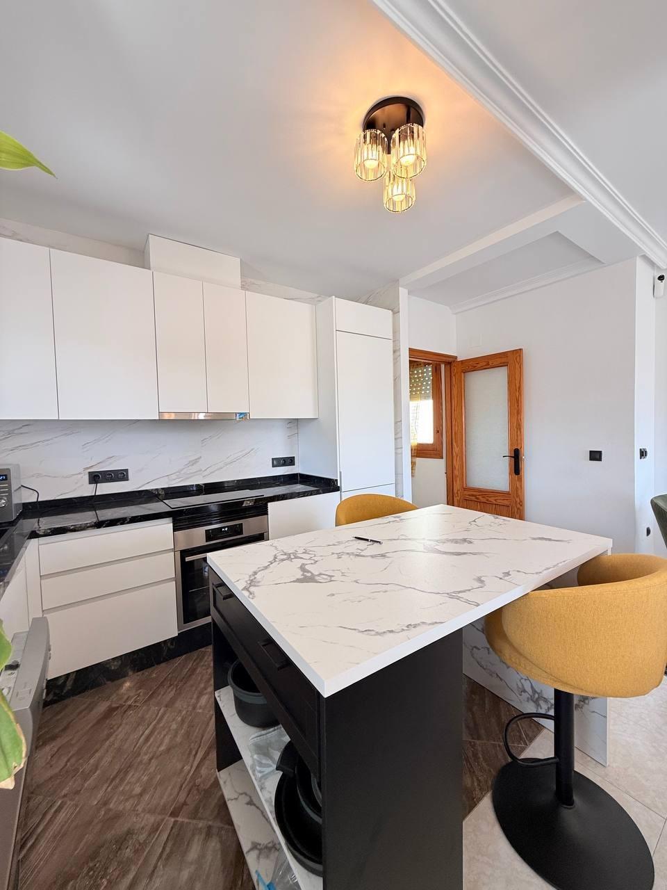 2 Bed, 1 Bath, ApartmentFor Sale, Torrevieja, Alicante