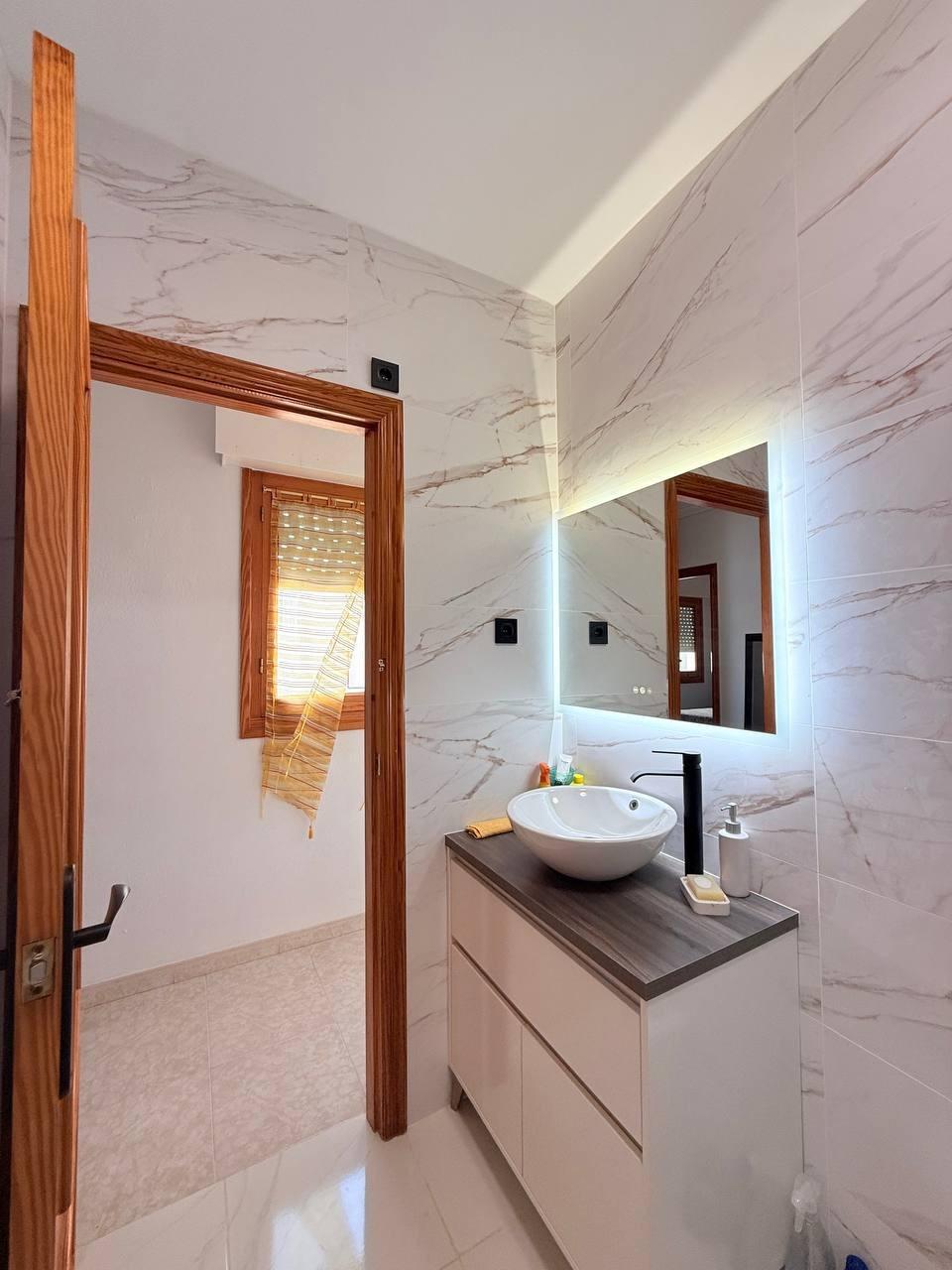 2 Bed, 1 Bath, ApartmentFor Sale, Torrevieja, Alicante