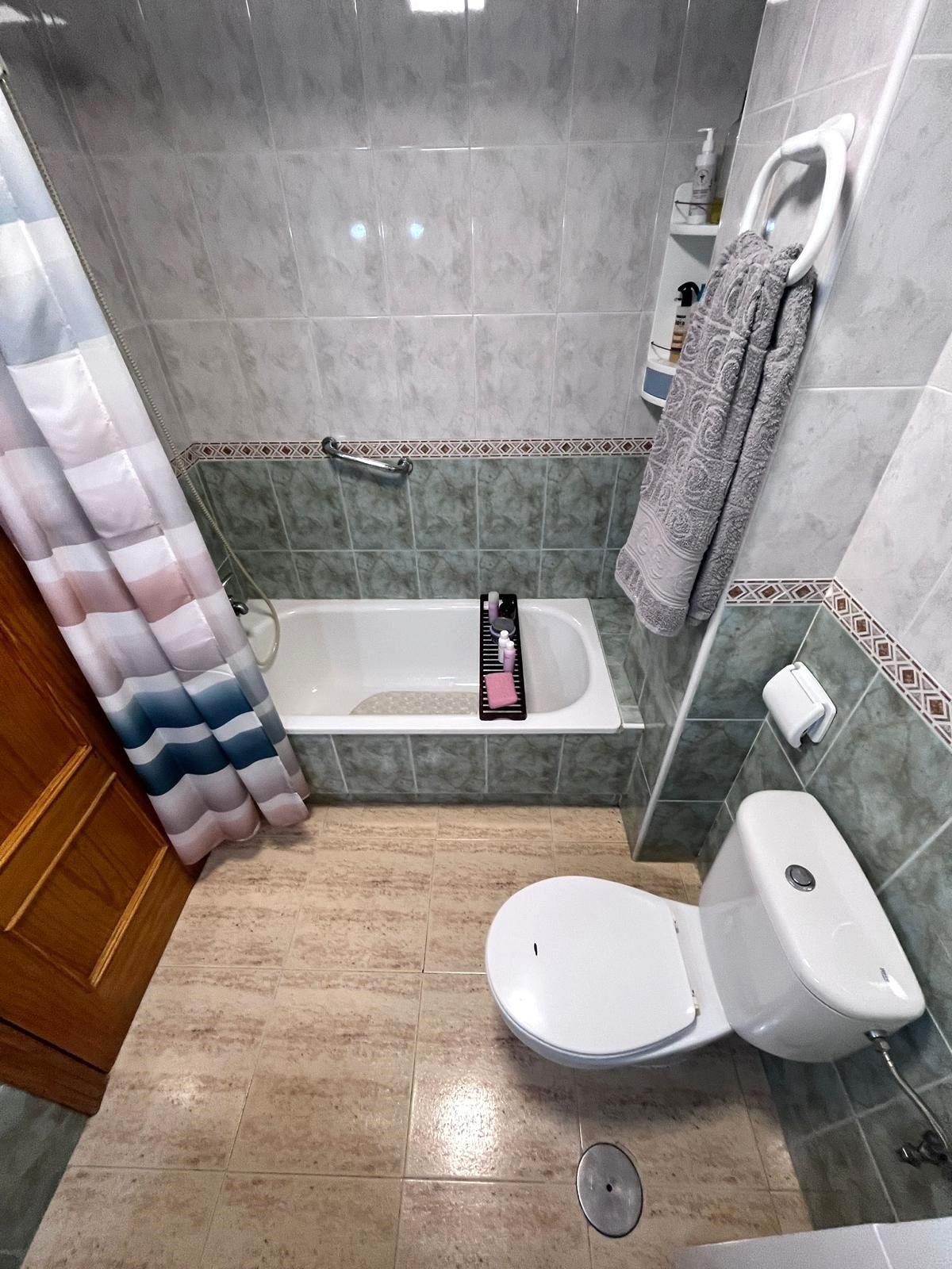 1 Bed, 1 Bath, ApartmentFor Sale, Torrevieja, Alicante