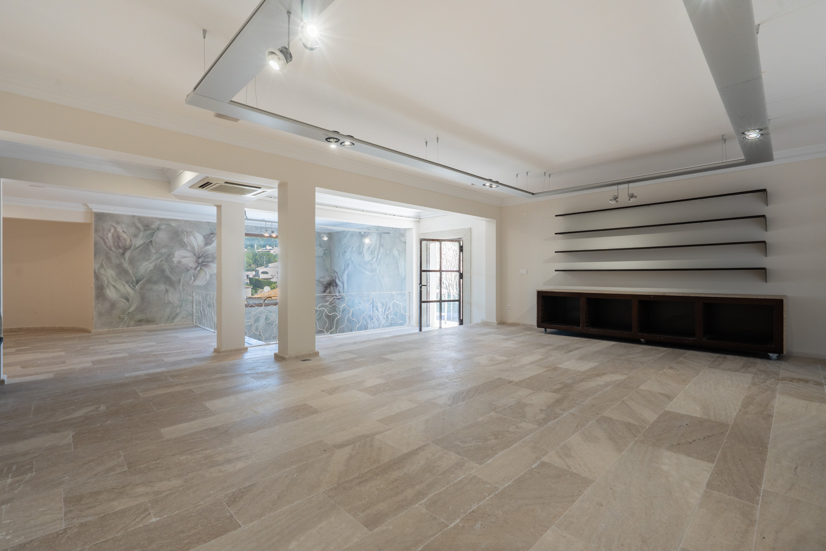 Commercial Property, For Sale