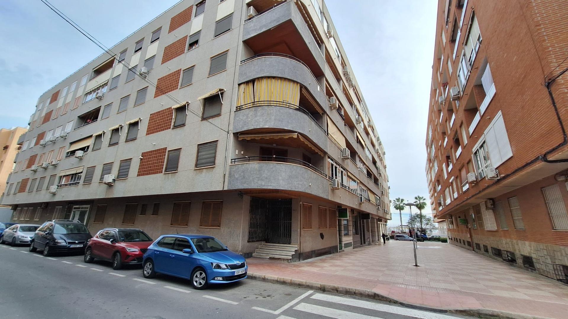 3 Bed, 2 Bath, ApartmentFor Sale, Torrevieja, Alicante