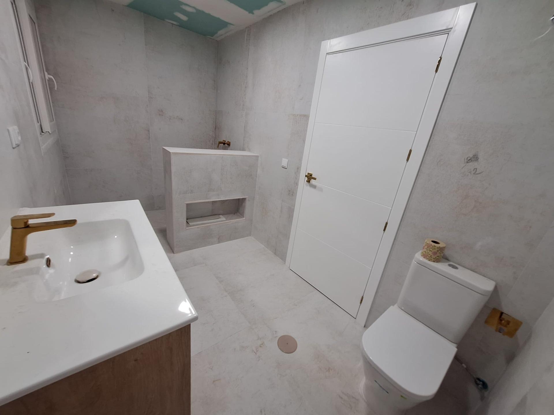 3 Bed, 2 Bath, ApartmentFor Sale, Torrevieja, Alicante