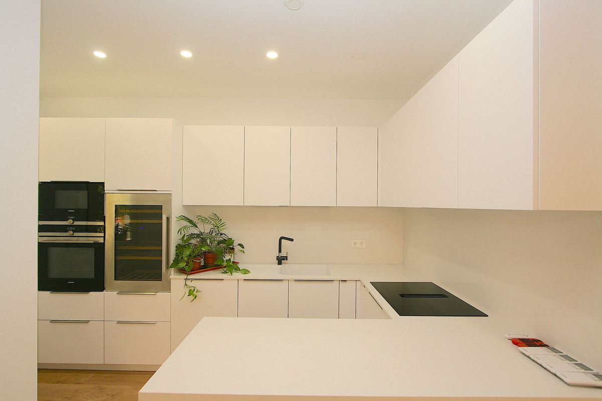 3 Bed, 2 Bath, ApartmentFor Sale, Fuengirola, Malaga