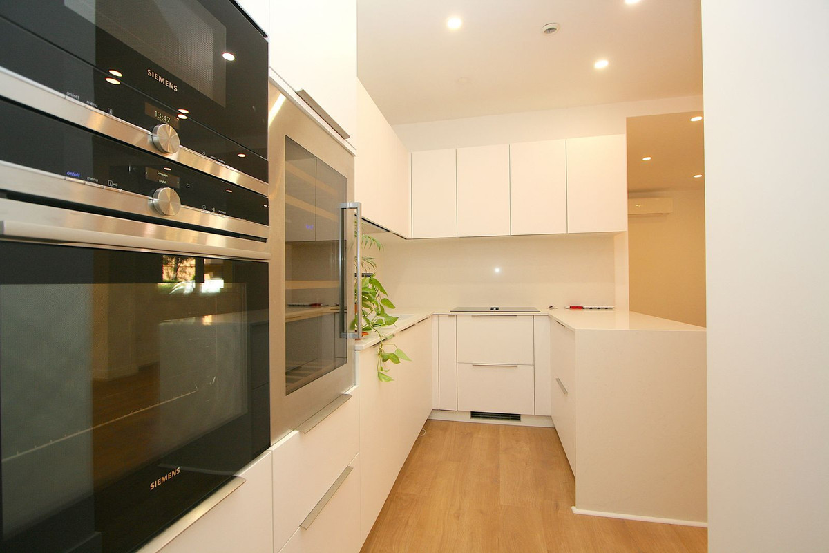 3 Bed, 2 Bath, ApartmentFor Sale, Fuengirola, Malaga