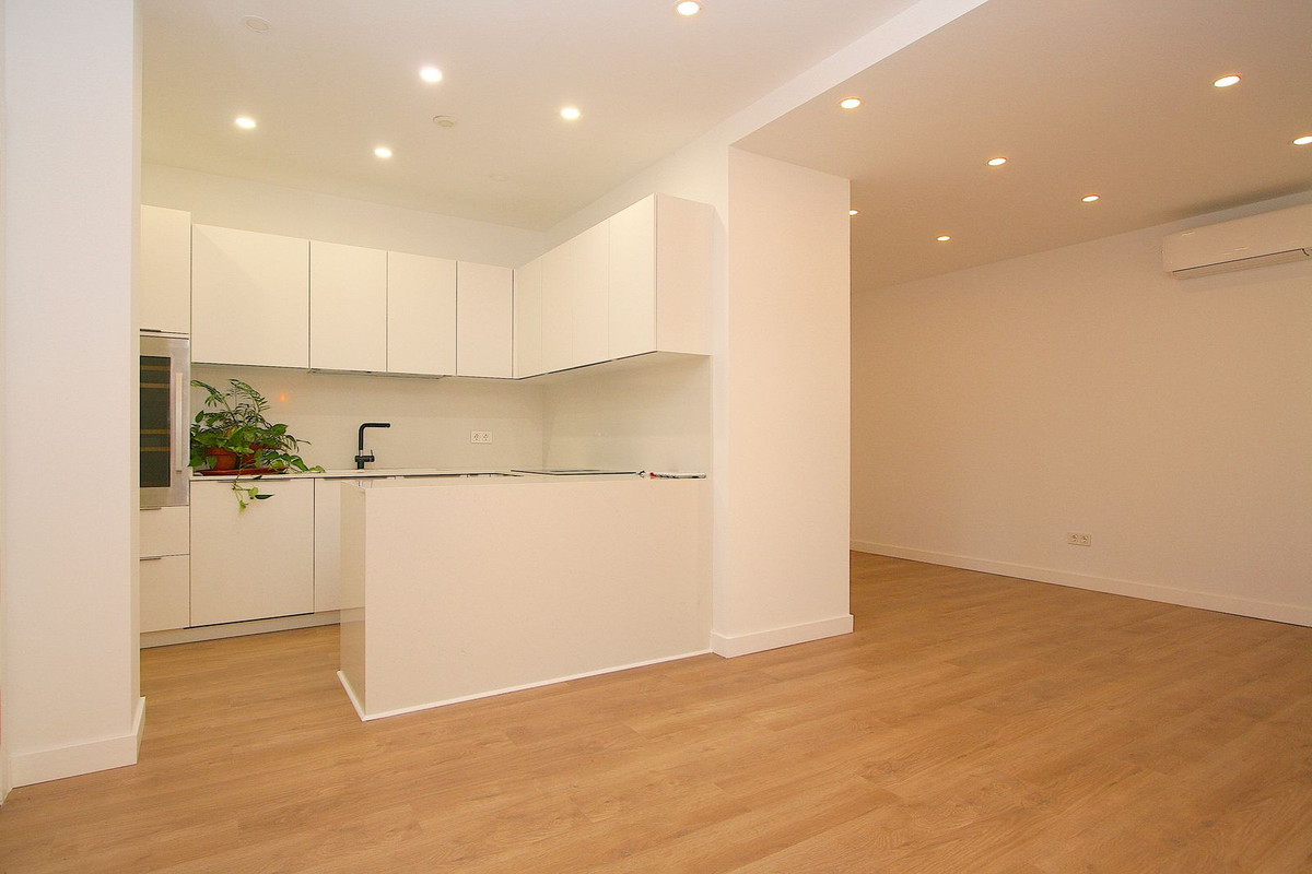 3 Bed, 2 Bath, ApartmentFor Sale, Fuengirola, Malaga