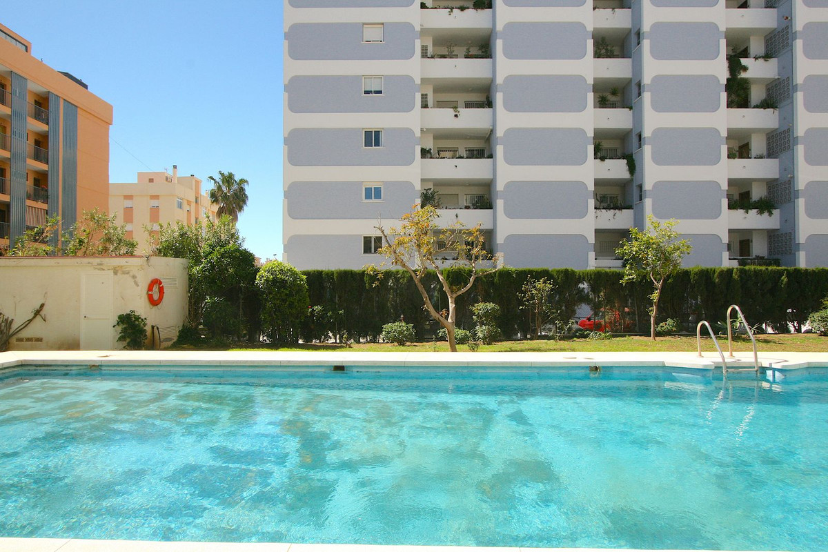3 Bed, 2 Bath, ApartmentFor Sale, Fuengirola, Malaga