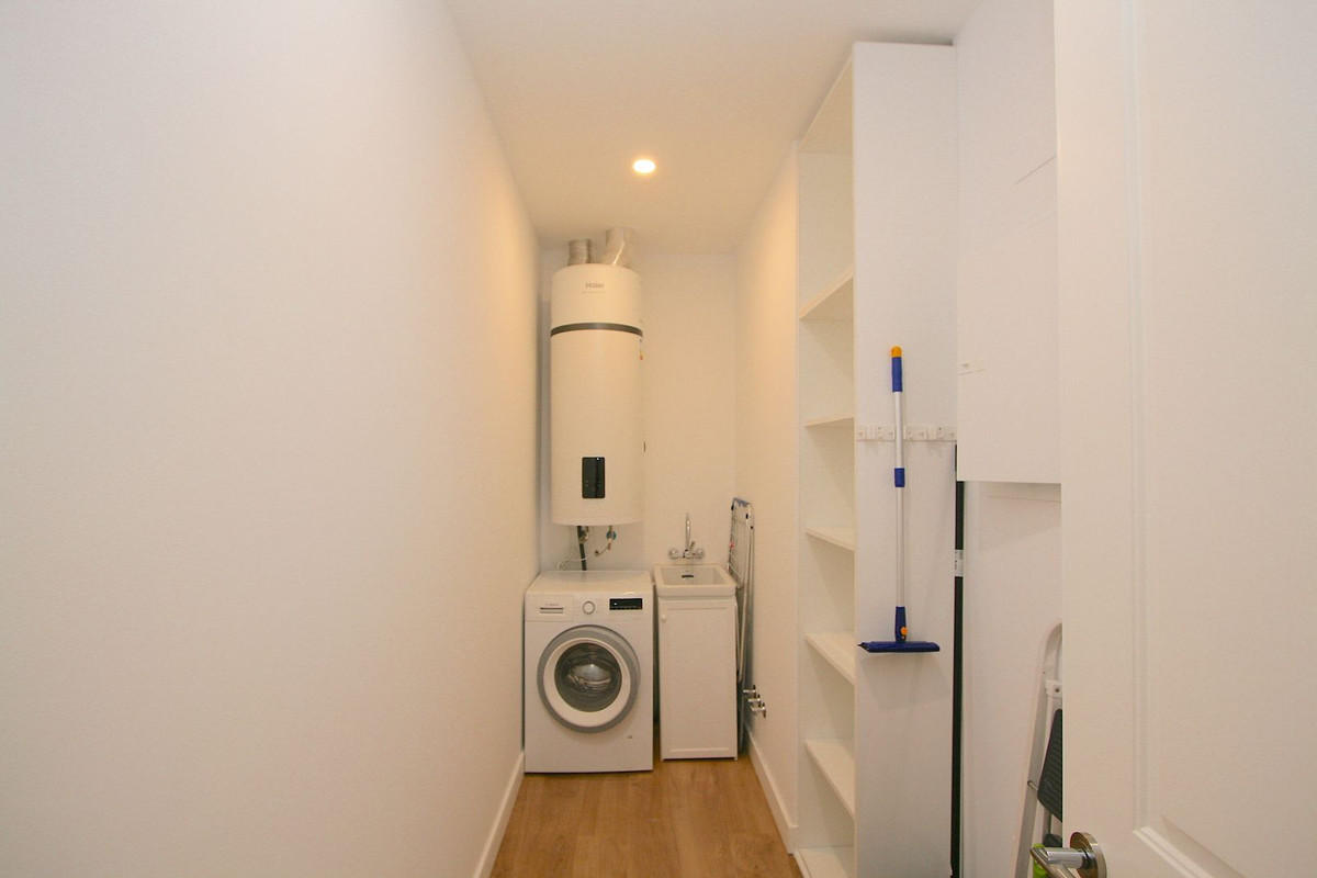 3 Bed, 2 Bath, ApartmentFor Sale, Fuengirola, Malaga