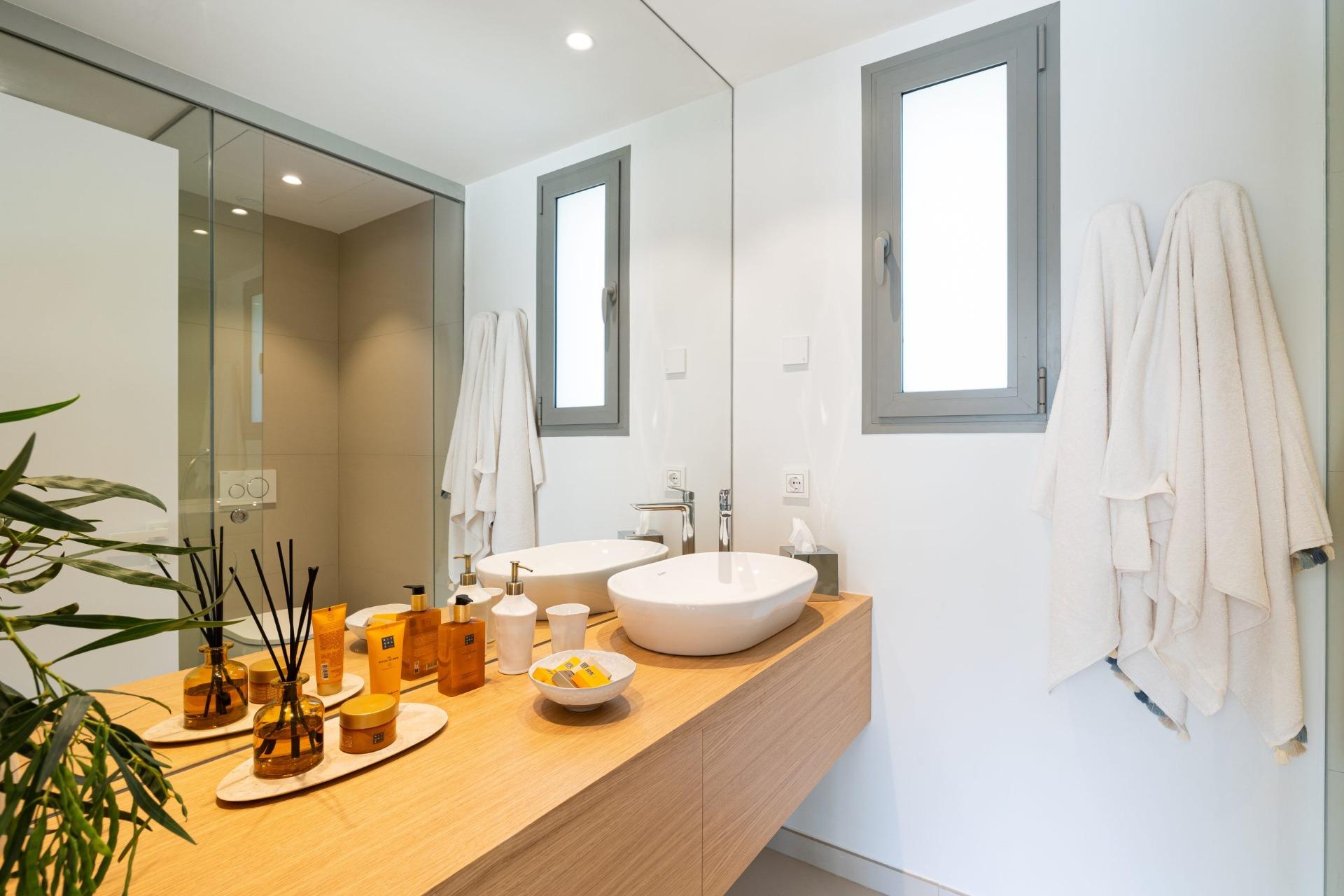 3 Bed, 2 Bath, ApartmentFor Sale, Fuengirola, Malaga