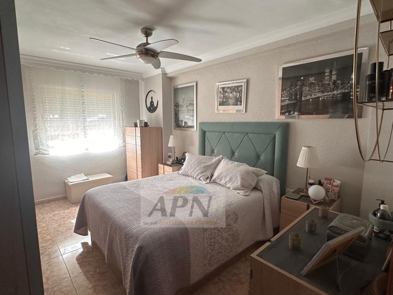 4 Bed, 2 Bath, ApartmentFor Sale, Malaga, Malaga