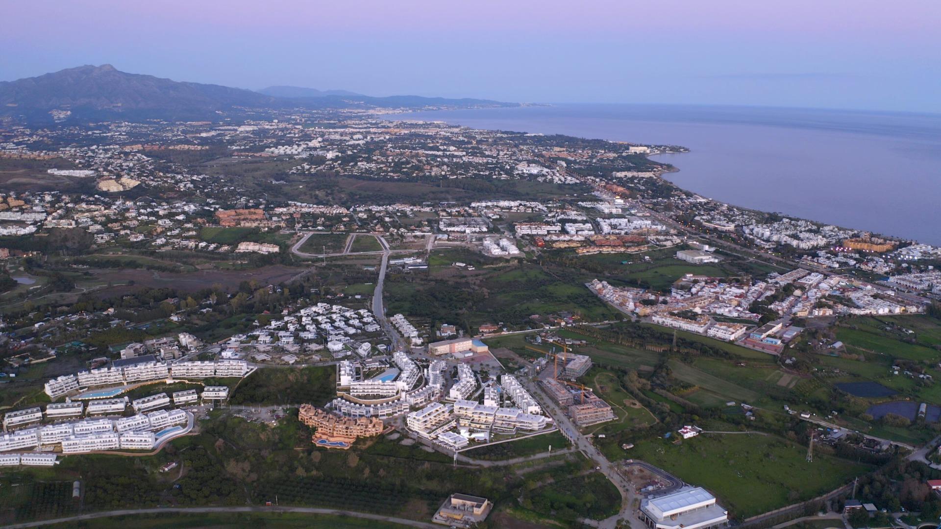 3 Bed, 2 Bath, ApartmentFor Sale, Estepona, Malaga