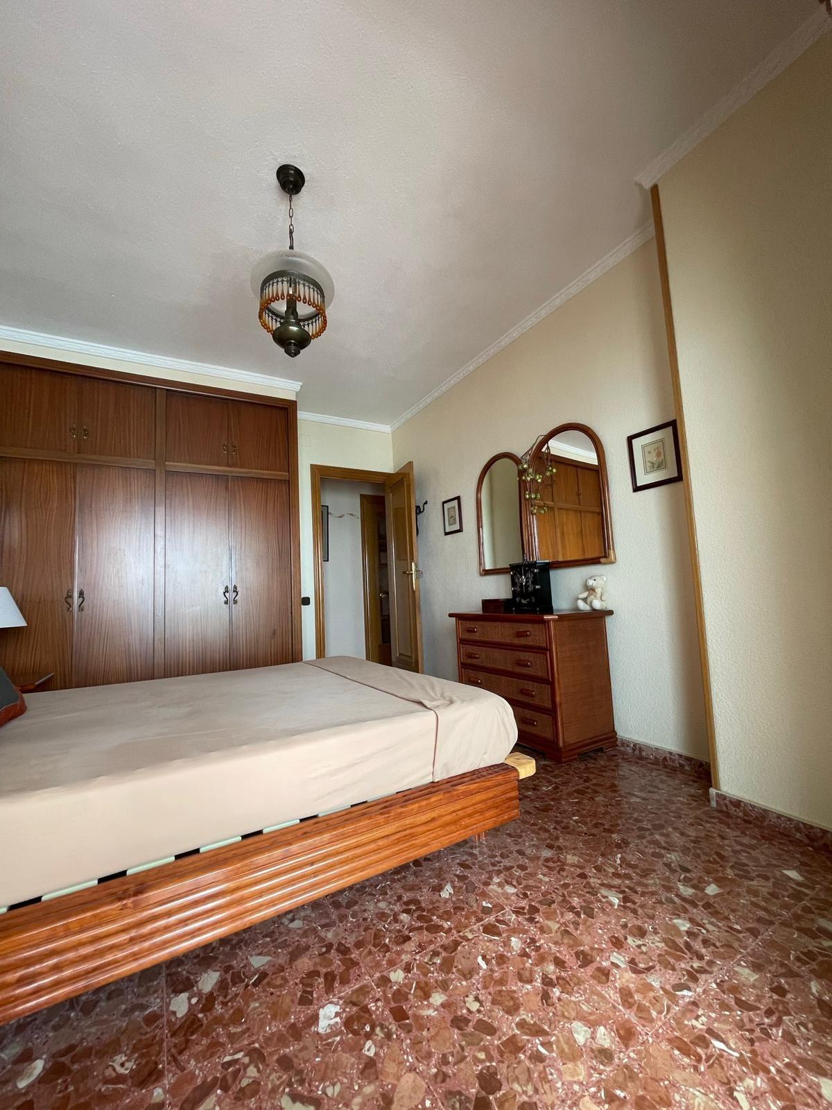 4 Bed, 3 Bath, ApartmentFor Sale, Torrevieja, Alicante