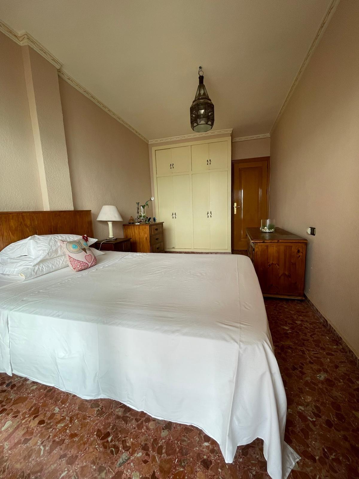 4 Bed, 3 Bath, ApartmentFor Sale, Torrevieja, Alicante