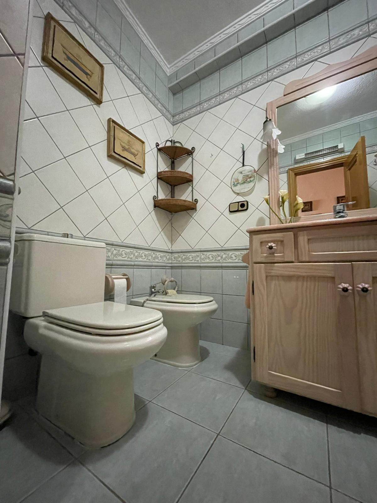 4 Bed, 3 Bath, ApartmentFor Sale, Torrevieja, Alicante