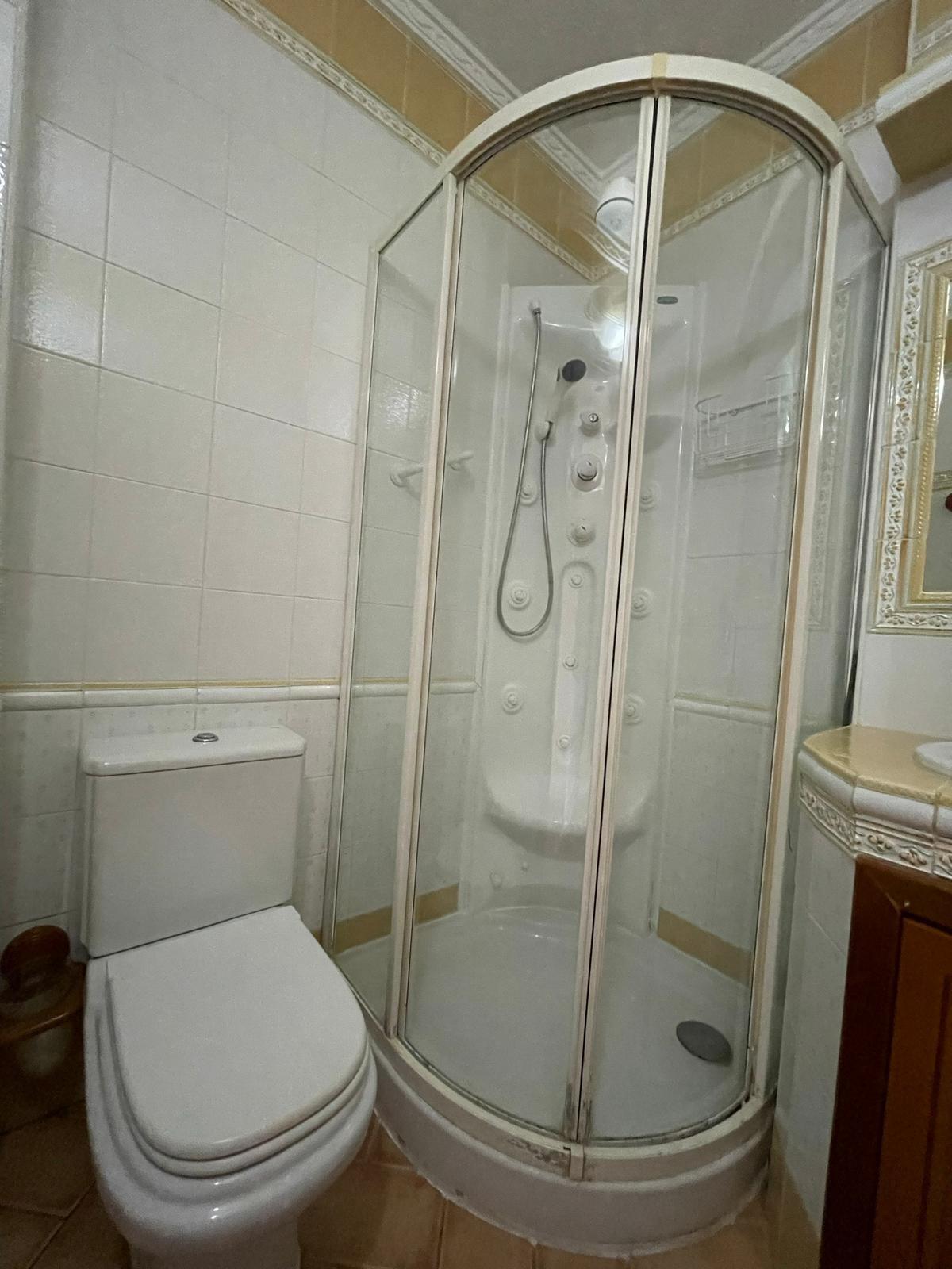 4 Bed, 3 Bath, ApartmentFor Sale, Torrevieja, Alicante