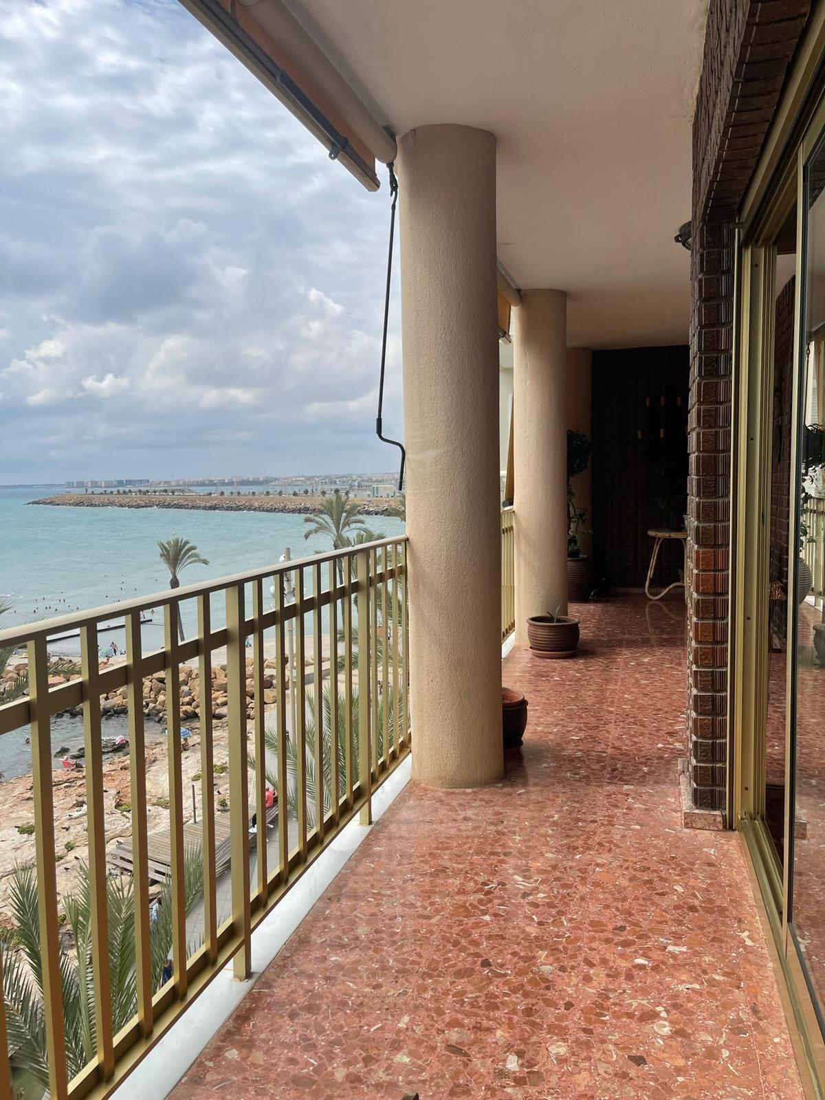 4 Bed, 3 Bath, ApartmentFor Sale, Torrevieja, Alicante