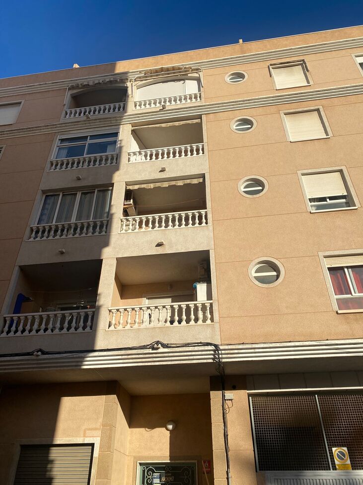 2 Bed, 1 Bath, ApartmentFor Sale, Torrevieja, Alicante