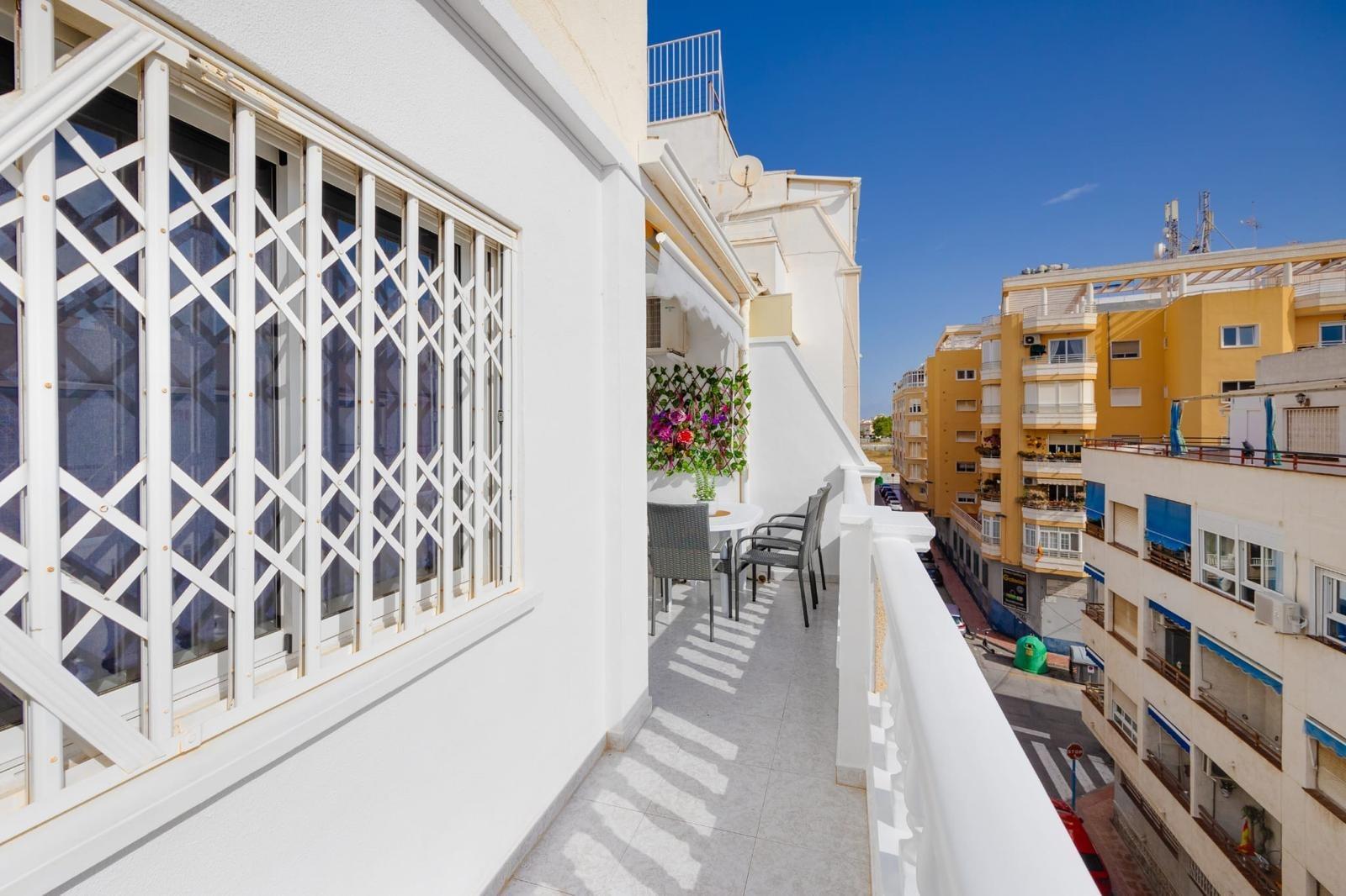 2 Bed, 1 Bath, ApartmentFor Sale, Torrevieja, Alicante