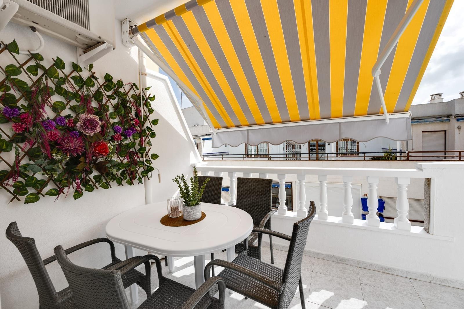 2 Bed, 1 Bath, ApartmentFor Sale, Torrevieja, Alicante