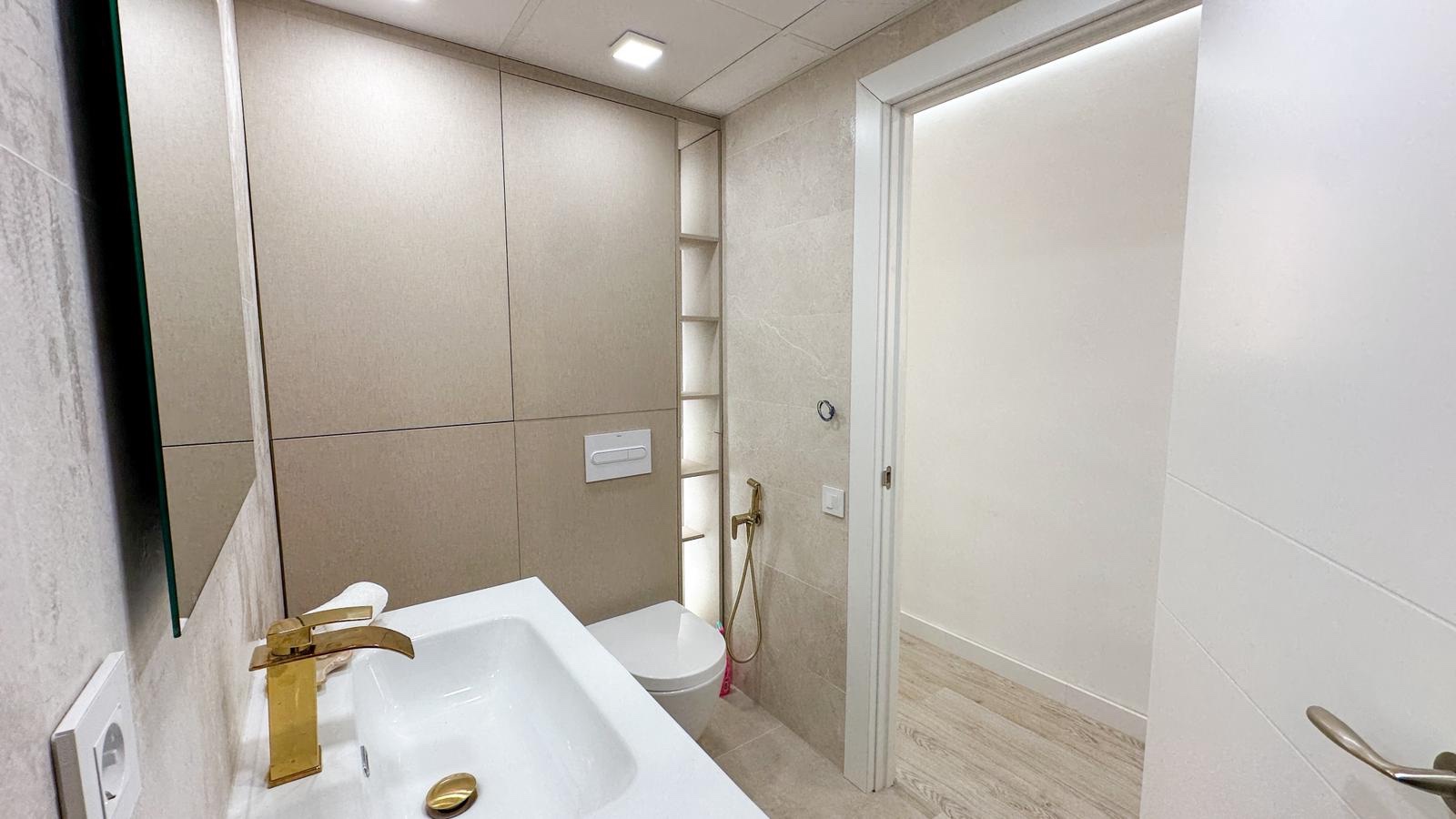 2 Bed, 2 Bath, ApartmentFor Sale, Torrevieja, Alicante